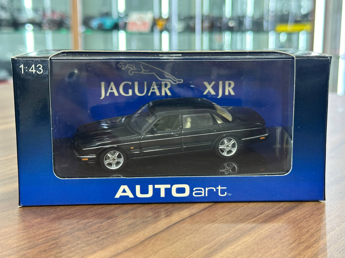 1/43 Diecast Model Jaguar XJR in Black – (AUTOart)