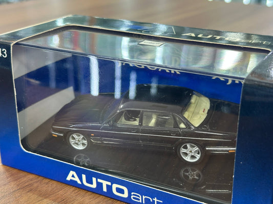 1/43 Diecast Model Jaguar XJR in Black – (AUTOart)