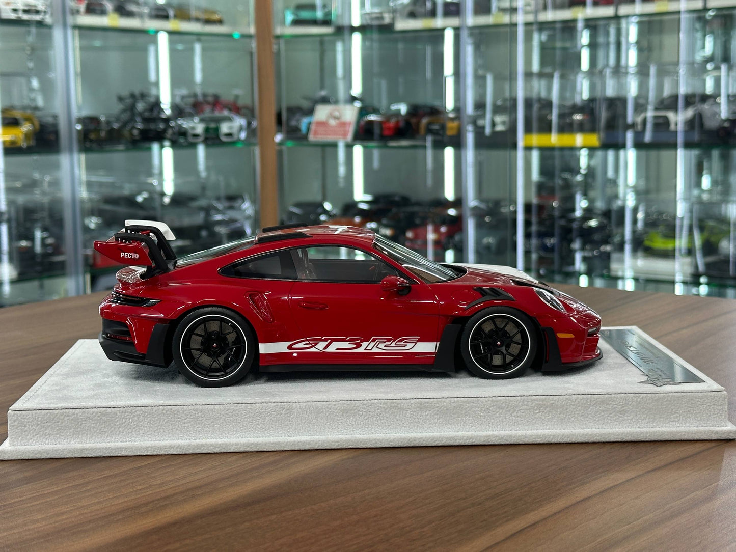 Porsche 911 GT3 RS (992.1) PEC Toronto Special Edition – FuelMe Models (Red/White, 1:18 Resin)