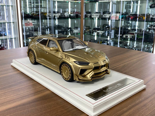 1/18 Resin– Lamborghini URUS Mansory | Davis & Giovanni | Gold Metallic | Limited 01 of 01