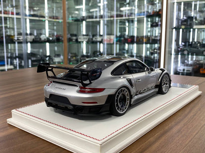 1/18 Resin – Porsche 911 GT2 RS MR | Davis & Giovanni | Silver | Limited 38