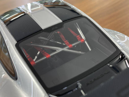 1/18 Resin – Porsche 911 GT2 RS MR | Davis & Giovanni | Silver | Limited 38