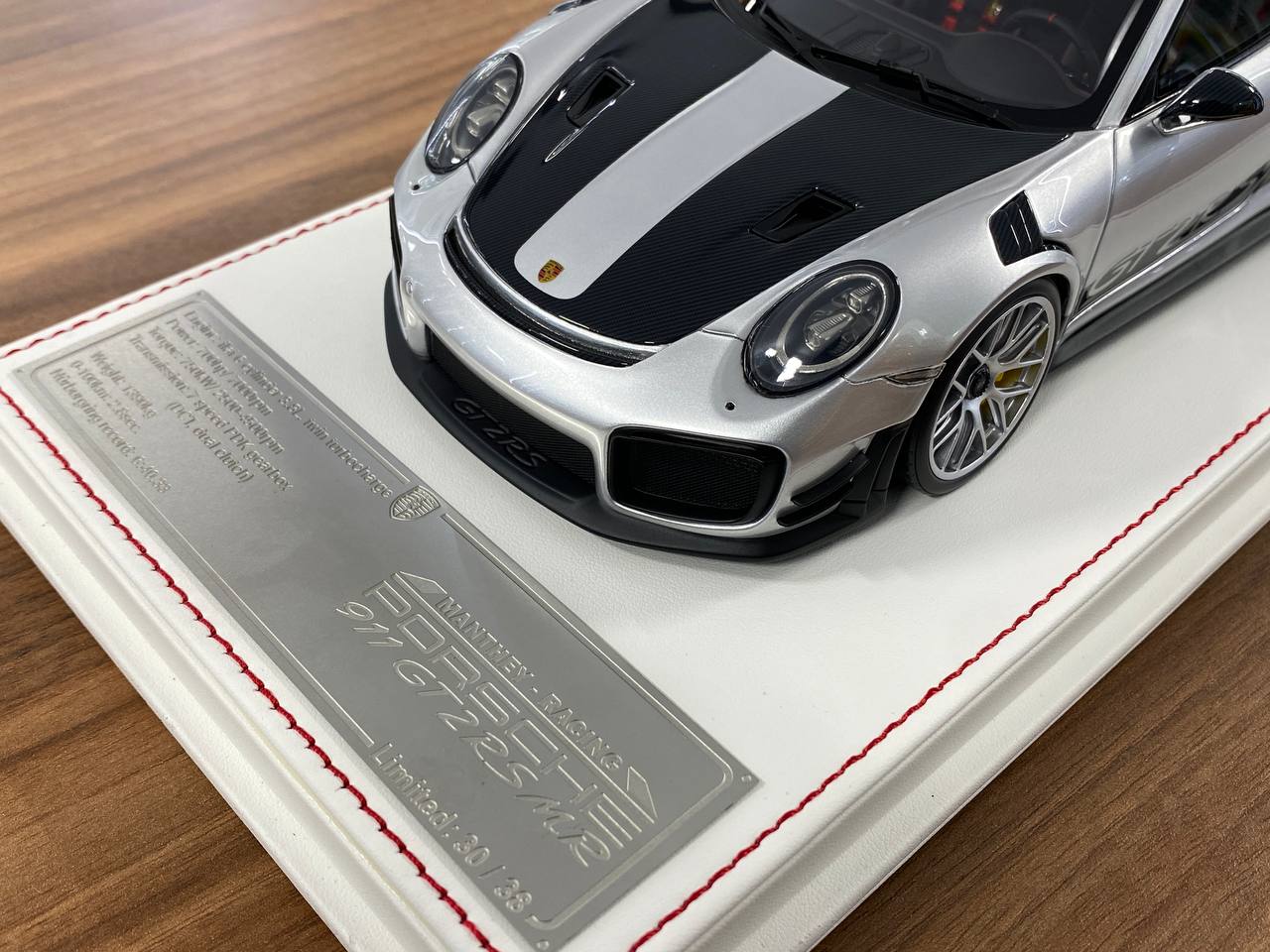 1/18 Resin – Porsche 911 GT2 RS MR | Davis & Giovanni | Silver | Limited 38