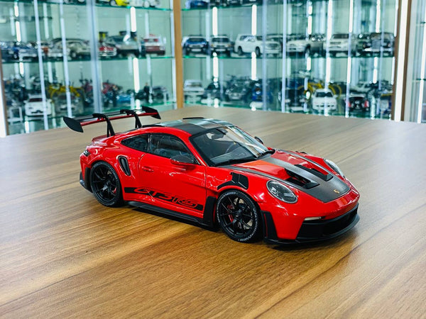 1/18 Diecast Minichamps Porsche 911 (992) GT3 RS Weissach Package