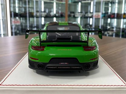 1/18 Resin  – Porsche 911 GT2 RS MR | Davis & Giovanni  | Viper Green | Limited 15