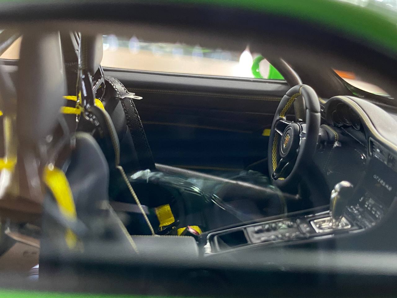 1/18 Resin  – Porsche 911 GT2 RS MR | Davis & Giovanni  | Viper Green | Limited 15