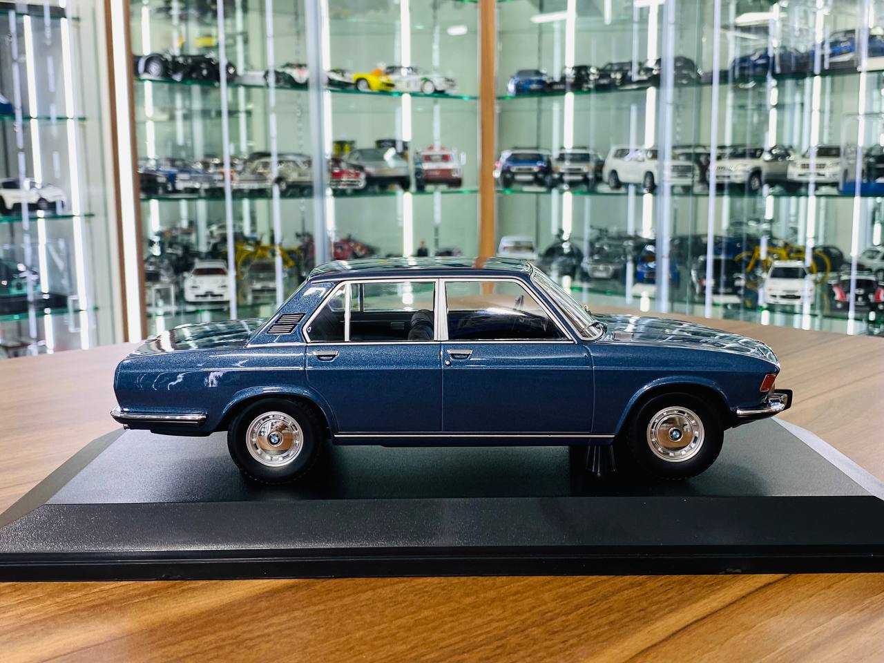 GmbH B*M*W E3 2500 Limousine Oberklasse Hell Blau GmbH B*M*W E3 2500 Limousine Oberklasse Hell Blau