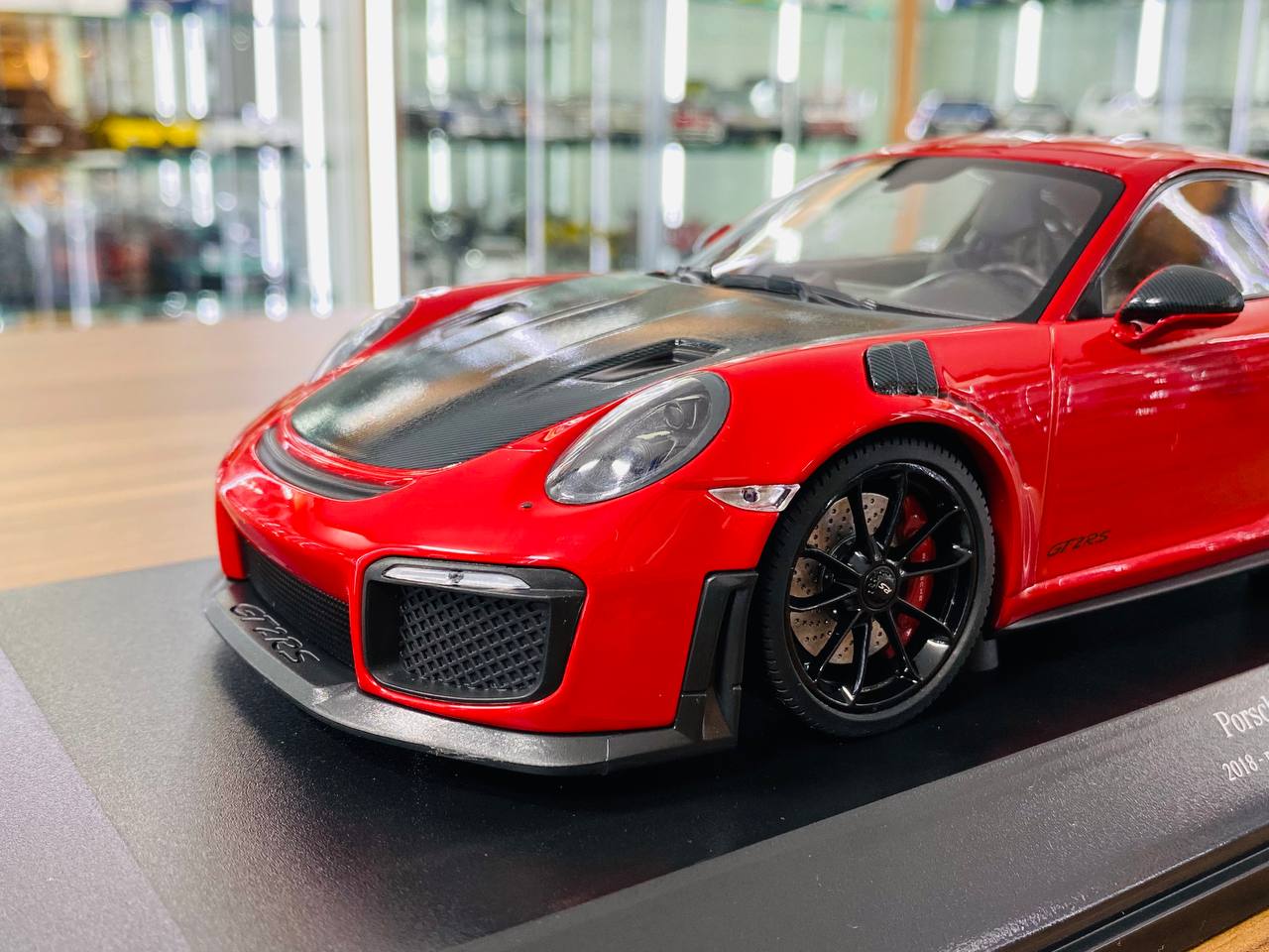 1/18 Diecast Model - Minichamps Porsche 911 (991.2) GT2 RS (2018) in Red with Black Wheel, Limited to 504 Pieces