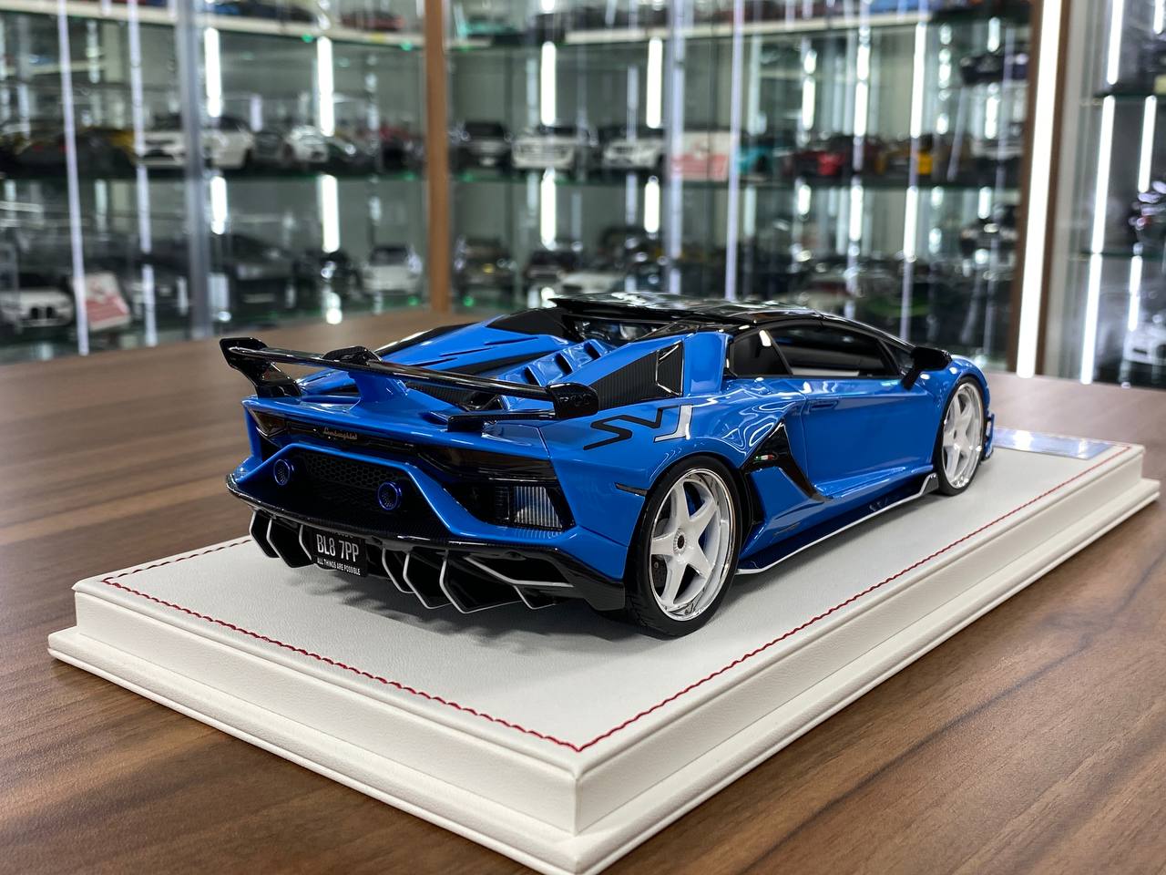 1/18 Resin Davis & Giovanni Lamborghini AVENTADOR SVJ #63 Blue with black roof & white rim Limited- 06 pcs
