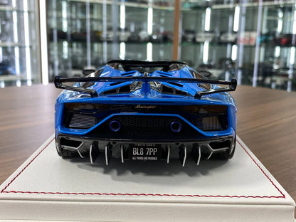 1/18 Resin Davis & Giovanni Lamborghini AVENTADOR SVJ #63 Blue with black roof & white rim Limited- 06 pcs