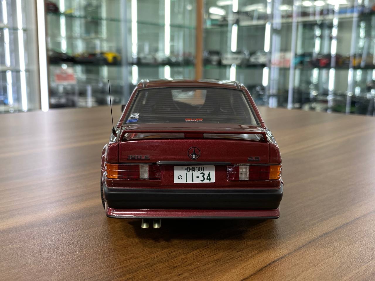 1/18 Resin Model – Mercedes Benz 190E RAUH-Welt Republik 2.6-16 | OttO Mobile | Red | Limited 3000