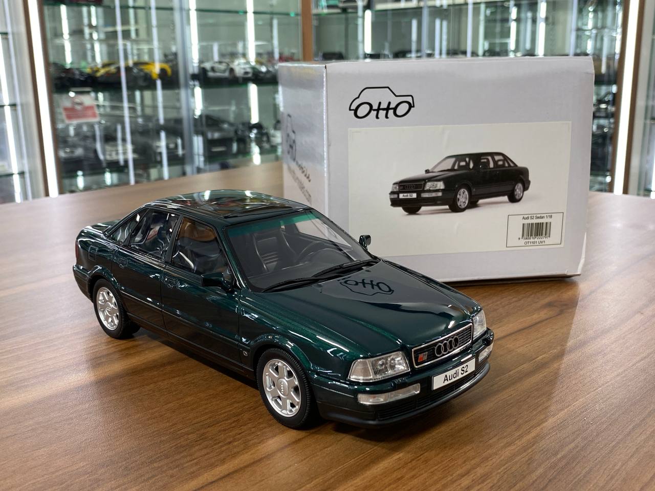 1/18 Resin Model – Audi S2 Sedan | OttO Mobile | Dark Green | Limited 2000