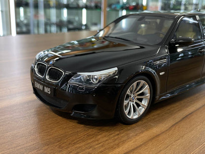 1/18 Resin Model OttO Mobile BMW M5 E61 Touring 2004 – Black – Limited 4000 pcs