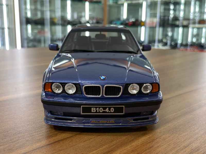 1/18 Resin OttO Mobile BMW Alpina B10 4.0 E34 Touring 1995 Black Limited 3000 pcs