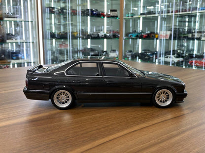 OttO Mobile BMW Hartge H5 V12 Sedan 1989 – Black – 1:18 Resin Model (Not Opening, Limited 999 pcs)
