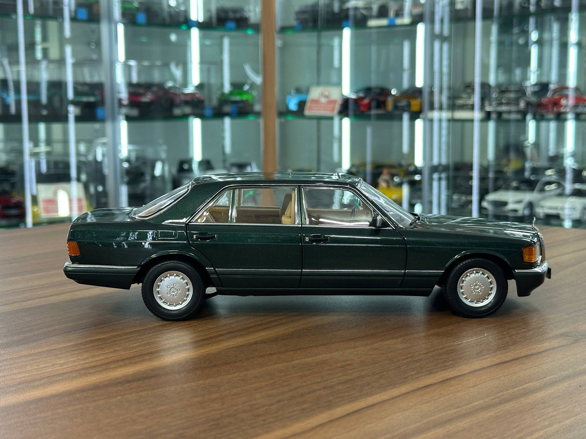 1/18 Diecast Norev Mercedes-Benz 560 SEL (W126) 1985–1991 - Green