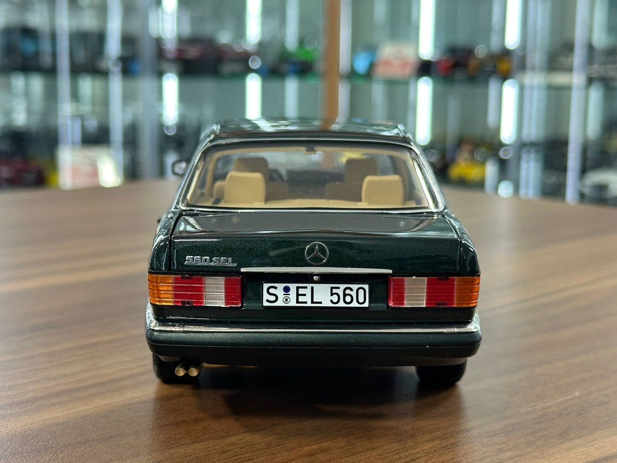 1/18 Diecast Norev Mercedes-Benz 560 SEL (W126) 1985–1991 - Green