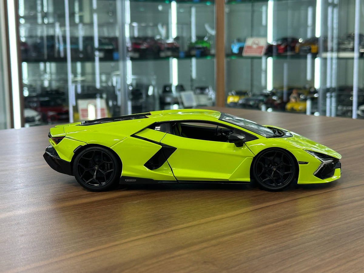 1:18 Maisto Lamborghini Revuelto - Green