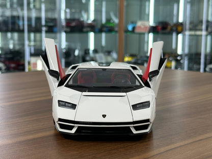 1/18 Diecast Full opening Maisto Lamborghini COUNTACH LPI 800-4 White