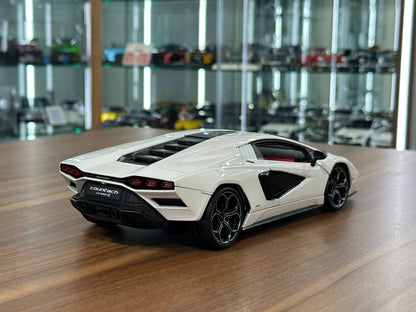 1/18 Diecast Full opening Maisto Lamborghini COUNTACH LPI 800-4 White