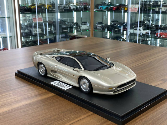 1/18 Resin Model GT Spirit Jaguar XJ220 1992 – Gold – Limited Edition