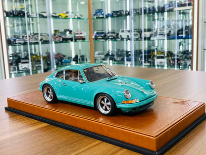 1/18 Resin Model - Make Up Porsche Singer 911 (964) Coupe (Malachite Green)
