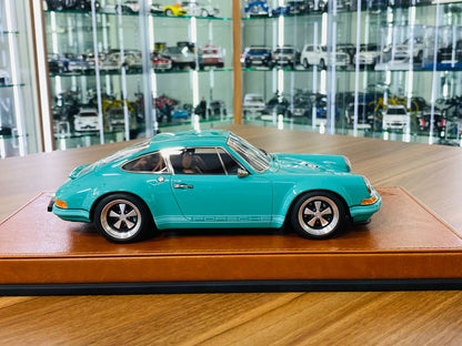 1/18 Resin Model - Make Up Porsche Singer 911 (964) Coupe (Malachite Green)