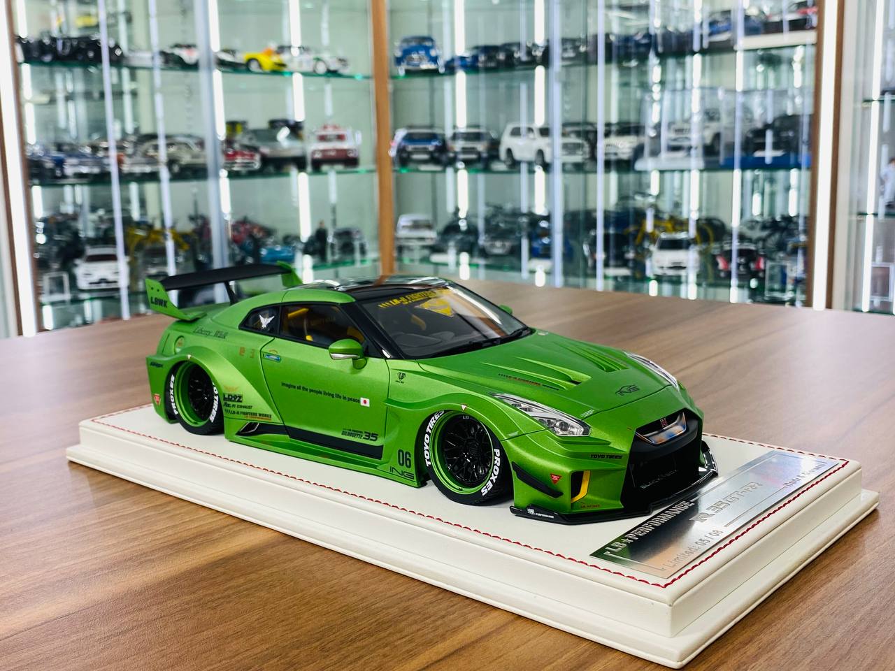 1/18 resin Nissan R35 GT-RR LBWK in Matt Metallic Green, Zero Fighter ...