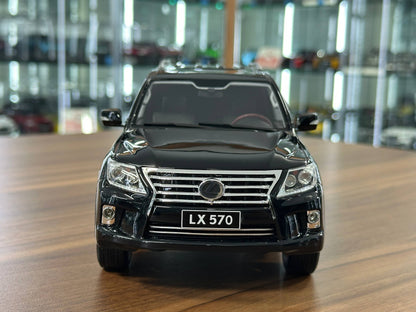 1:18 Resin V8 Model Lexus LX 570 - Black