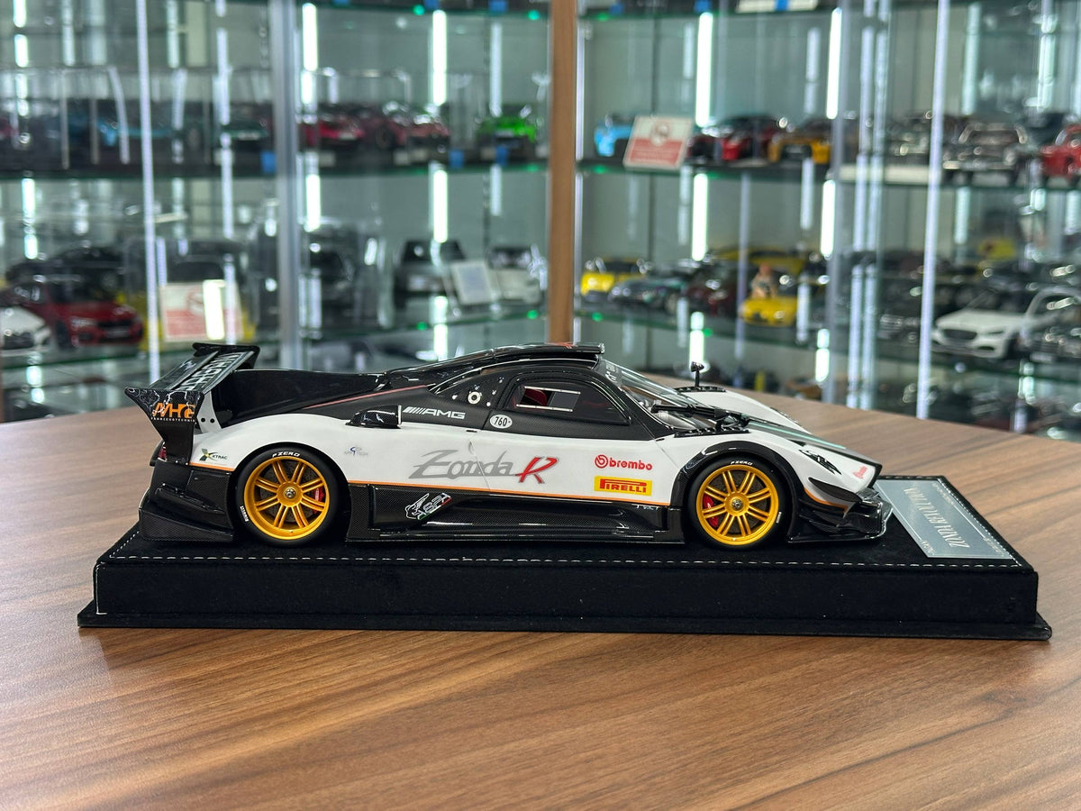 1:18 H&H Models Pagani Zonda Revolution White & Black Carbon - Limited Edition 30 Pcs