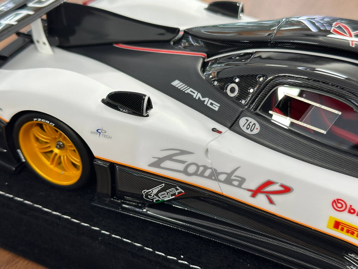 1:18 H&H Models Pagani Zonda Revolution White & Black Carbon - Limited Edition 30 Pcs