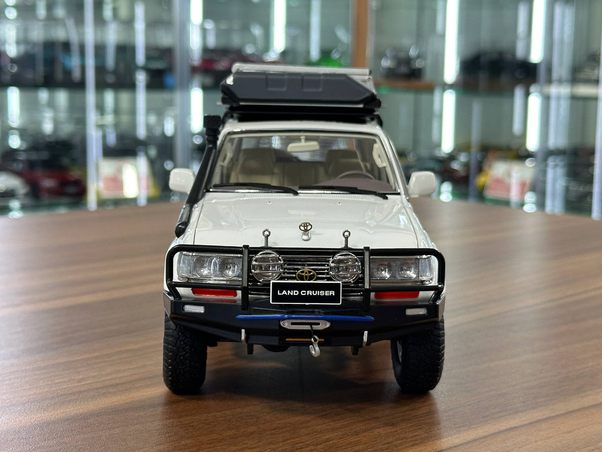 1/18 Diecast Toyota Land Cruiser 80 White Model Car by KengFai