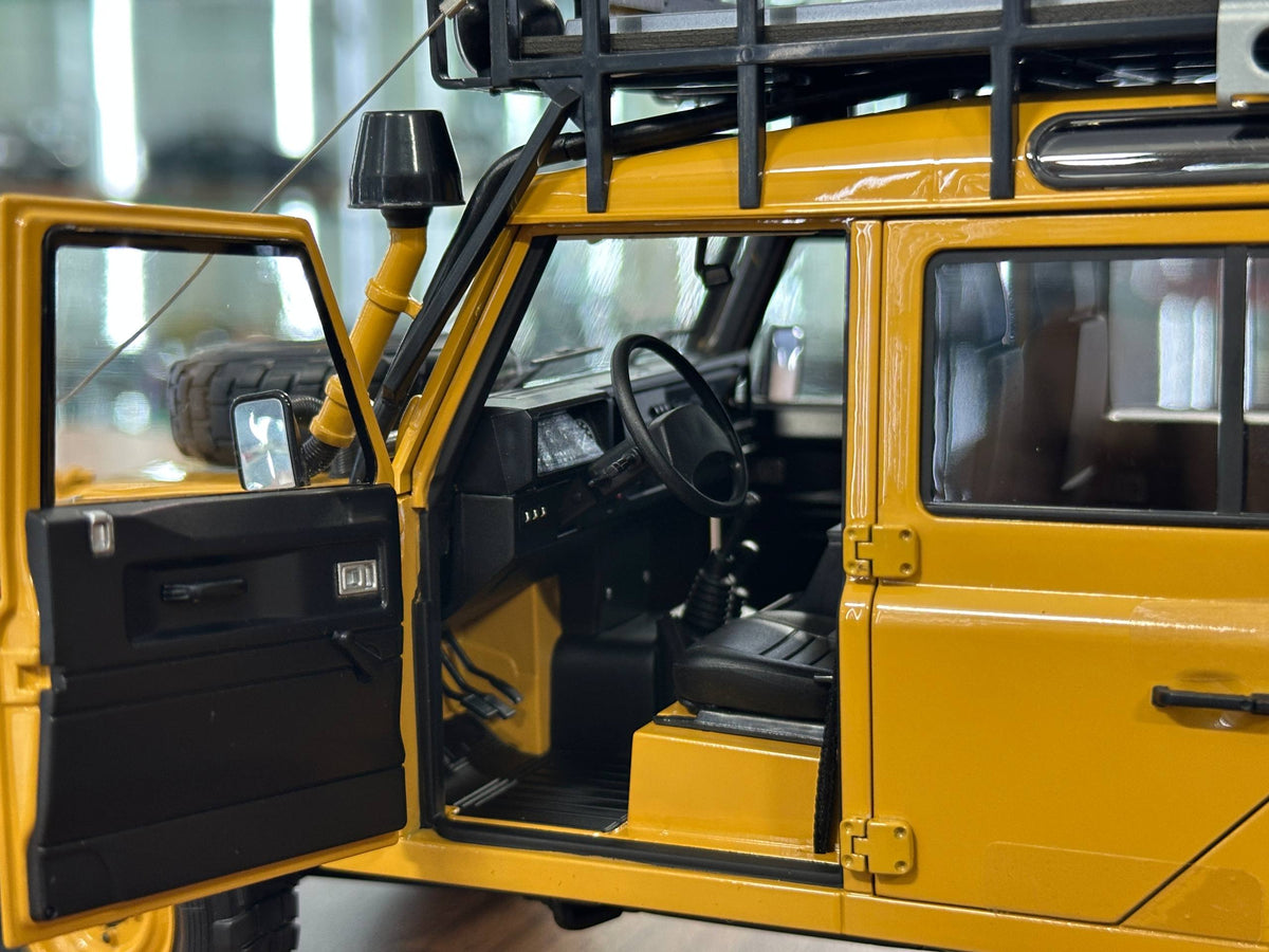 1:18 Almost Real Land Rover Defender 110 Camel Trophy Sabah-Malaysia 1993 - Yellow
