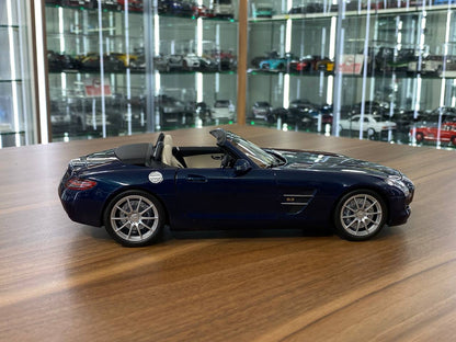 Mercedes-Benz SLS AMG Roadster (2011) 1:18 Diecast Model – Blue – Minichamps