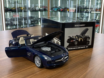 Mercedes-Benz SLS AMG Roadster (2011) 1:18 Diecast Model – Blue – Minichamps