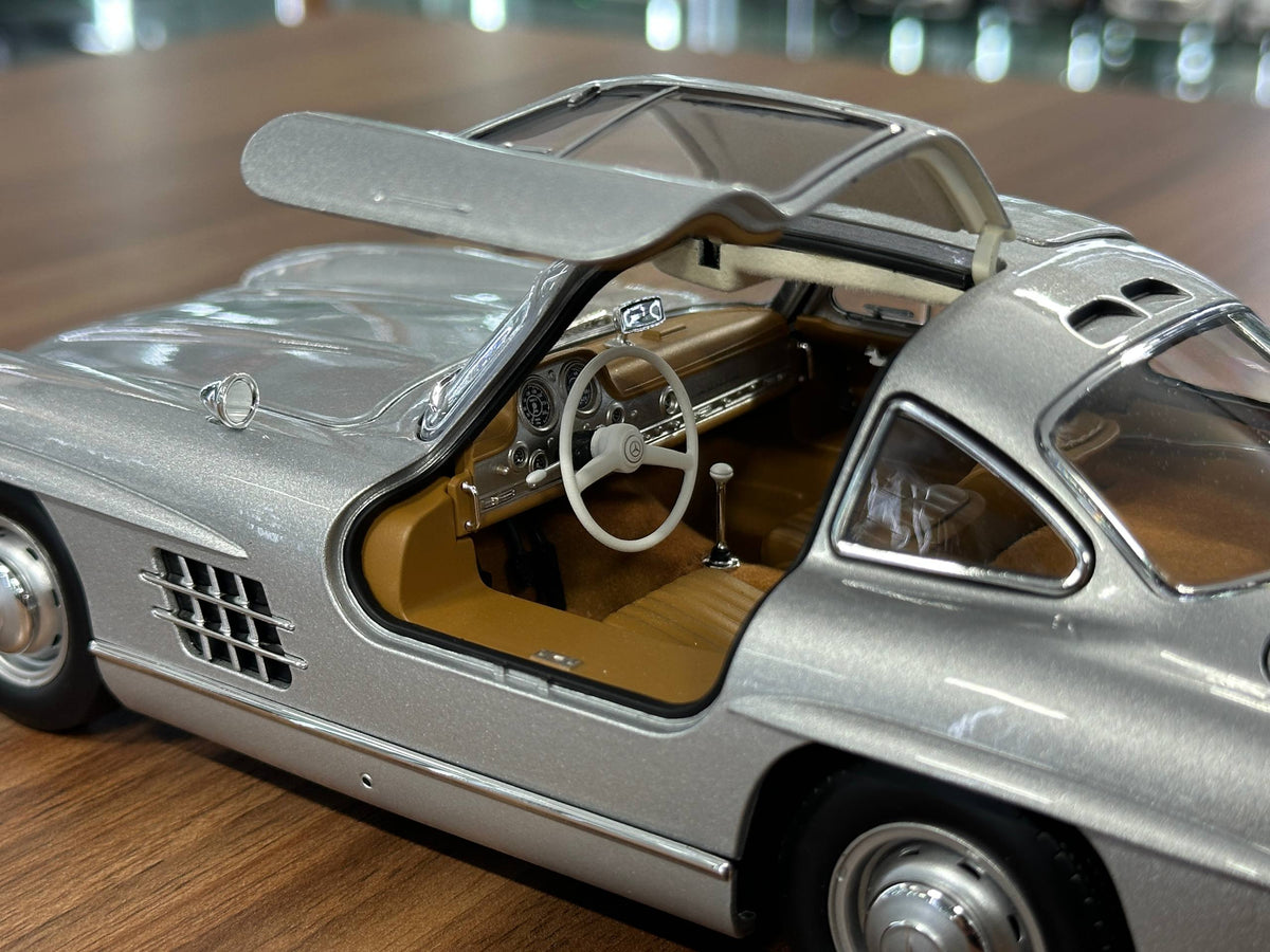 1/18 Diecast Norev Mercedes-Benz 300 SL Gullwing (W198) 1954 - Silver