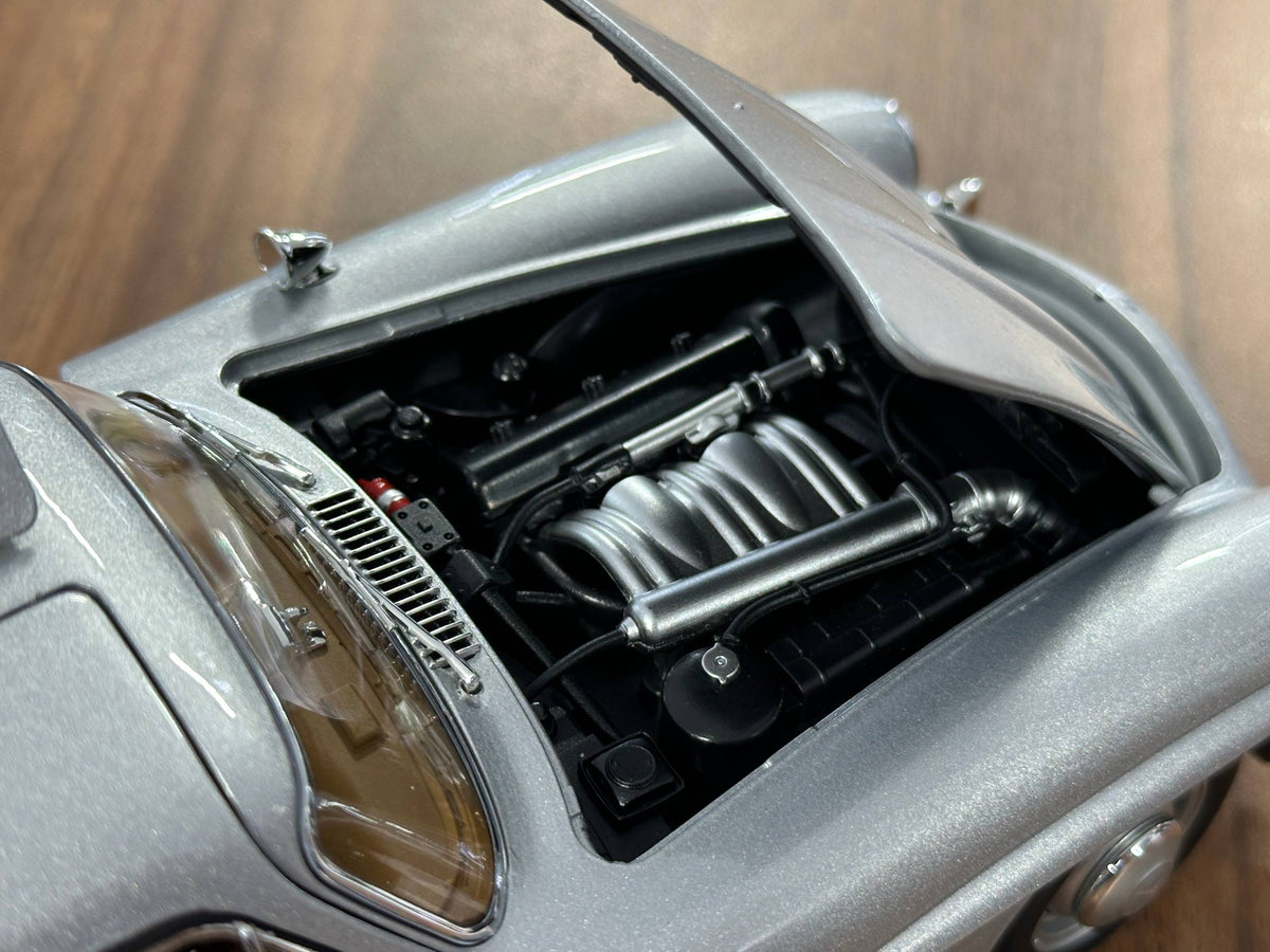 1/18 Diecast Norev Mercedes-Benz 300 SL Gullwing (W198) 1954 - Silver