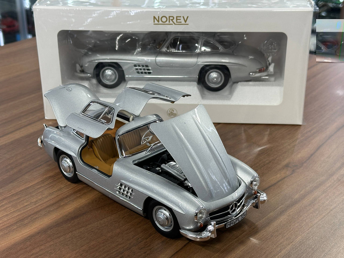 1/18 Diecast Norev Mercedes-Benz 300 SL Gullwing (W198) 1954 - Silver