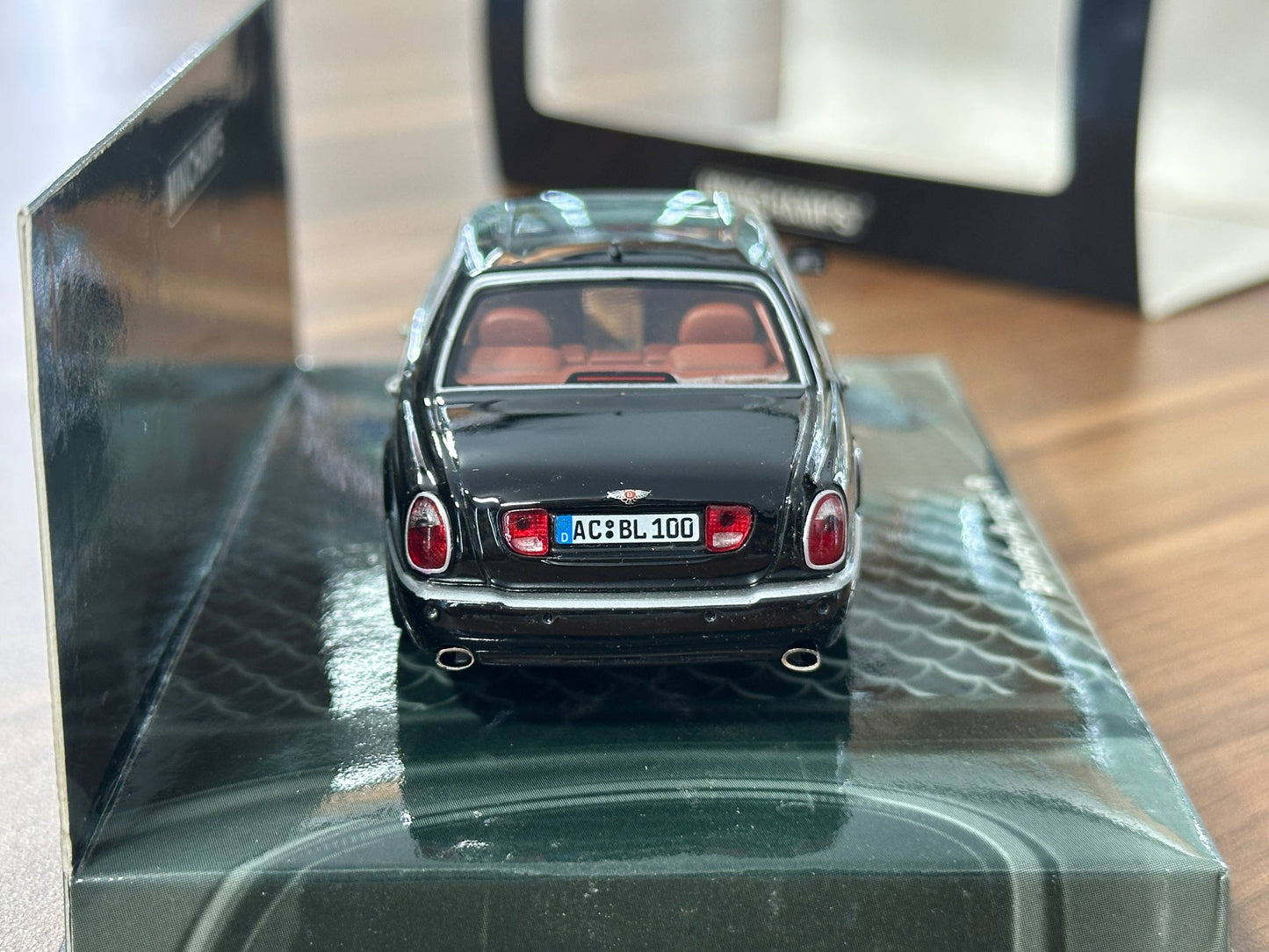1/43 Diecast Model Bentley Arnage R –  (Minichamps)