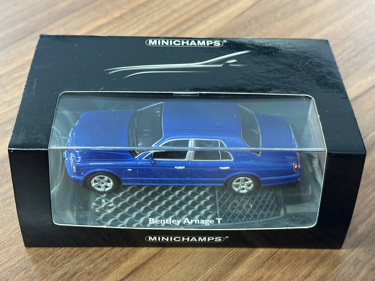 1/43 Diecast Model Bentley Arnage T – Blue Metallic (Minichamps)