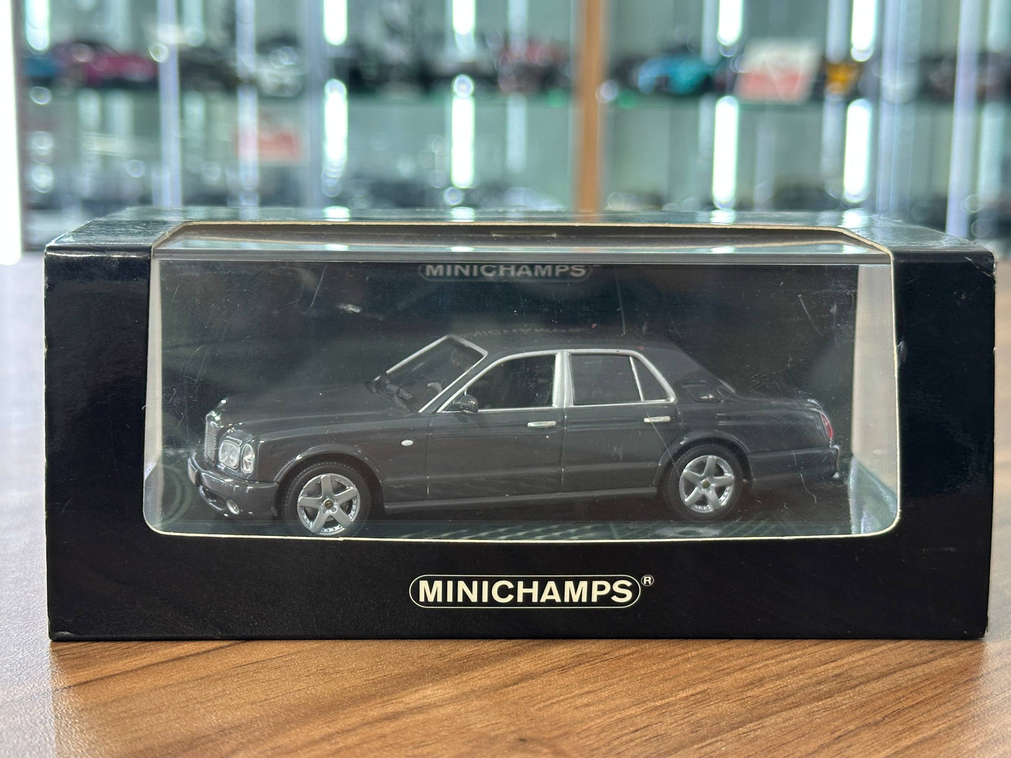 1/43 Diecast Model Bentley Arnage T 2003 – Grey Metallic (Minichamps)