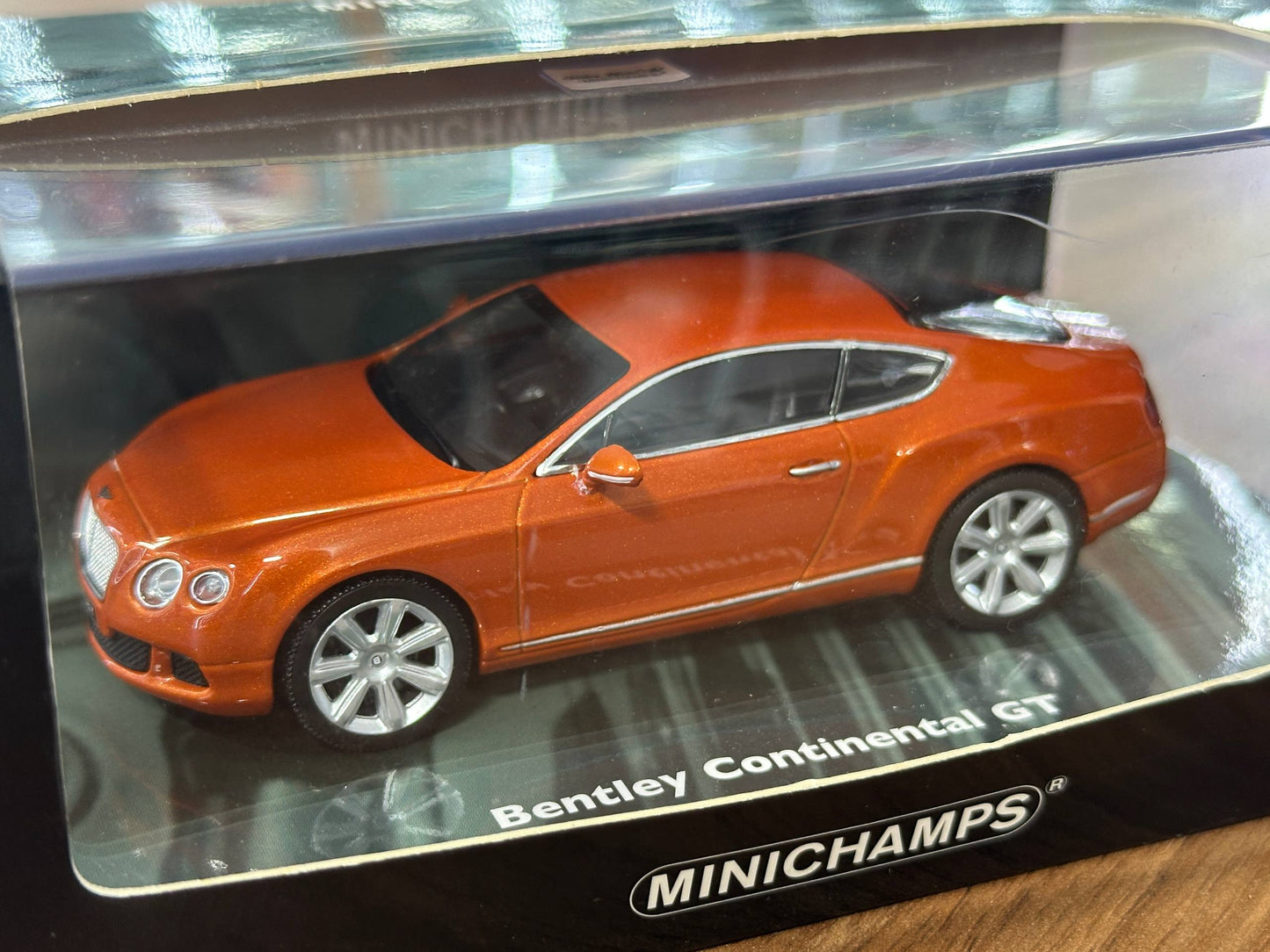 1/43 Diecast Model Bentley Continental GT 2011 –  (Minichamps)