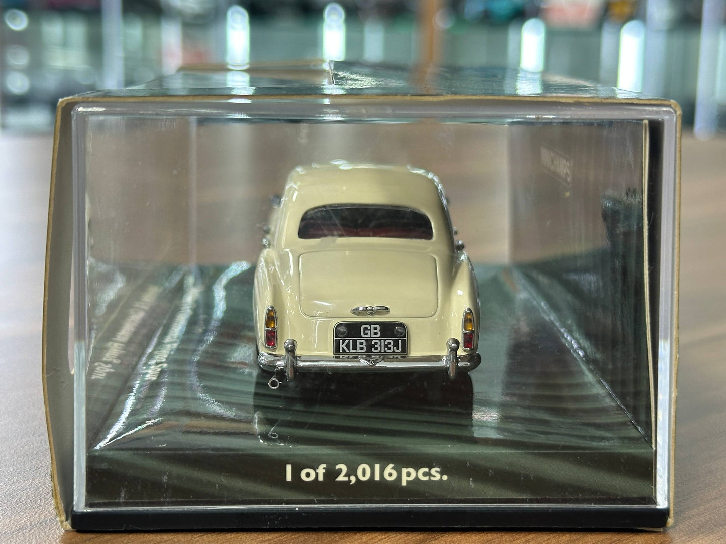 Bentley S1 Continental Flying Spur 1956 in Cream – 1/43 Diecast Model (Minichamps)
