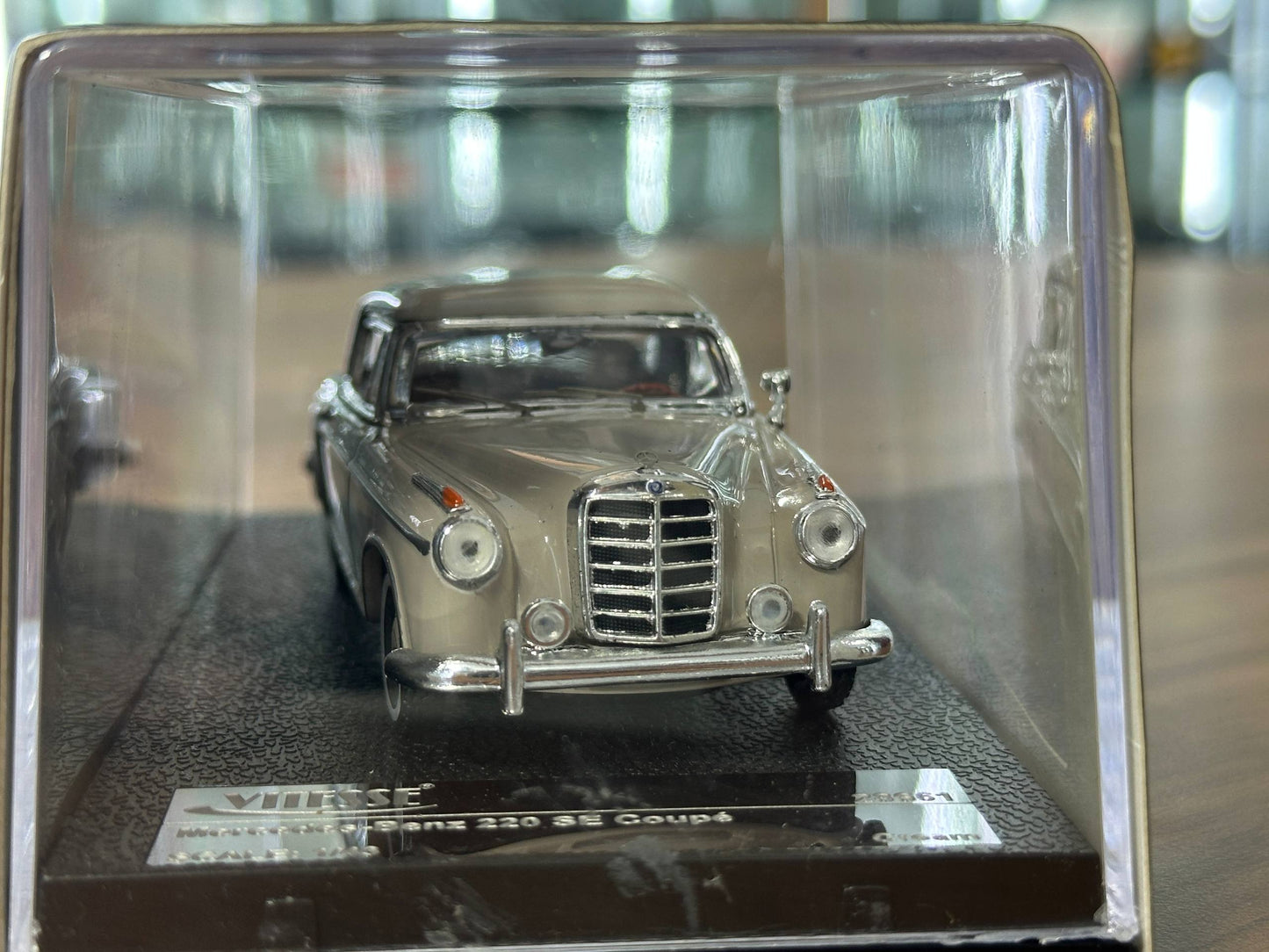Mercedes-Benz 220 SE Coupé – 1/43 Diecast Model (Vitesse)