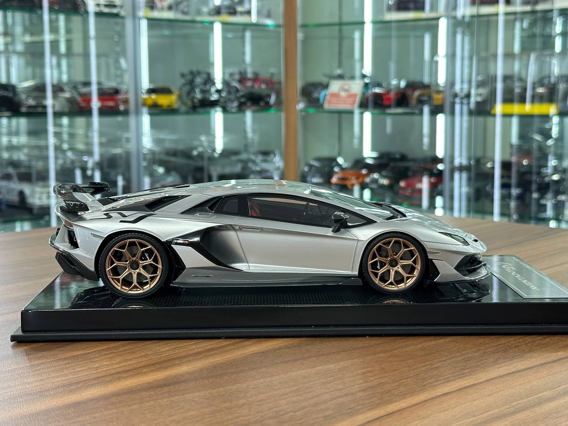 1:18 Resin Dino Model Lamborghini Aventador SVJ – Silver ( Limited to 30 pcs)