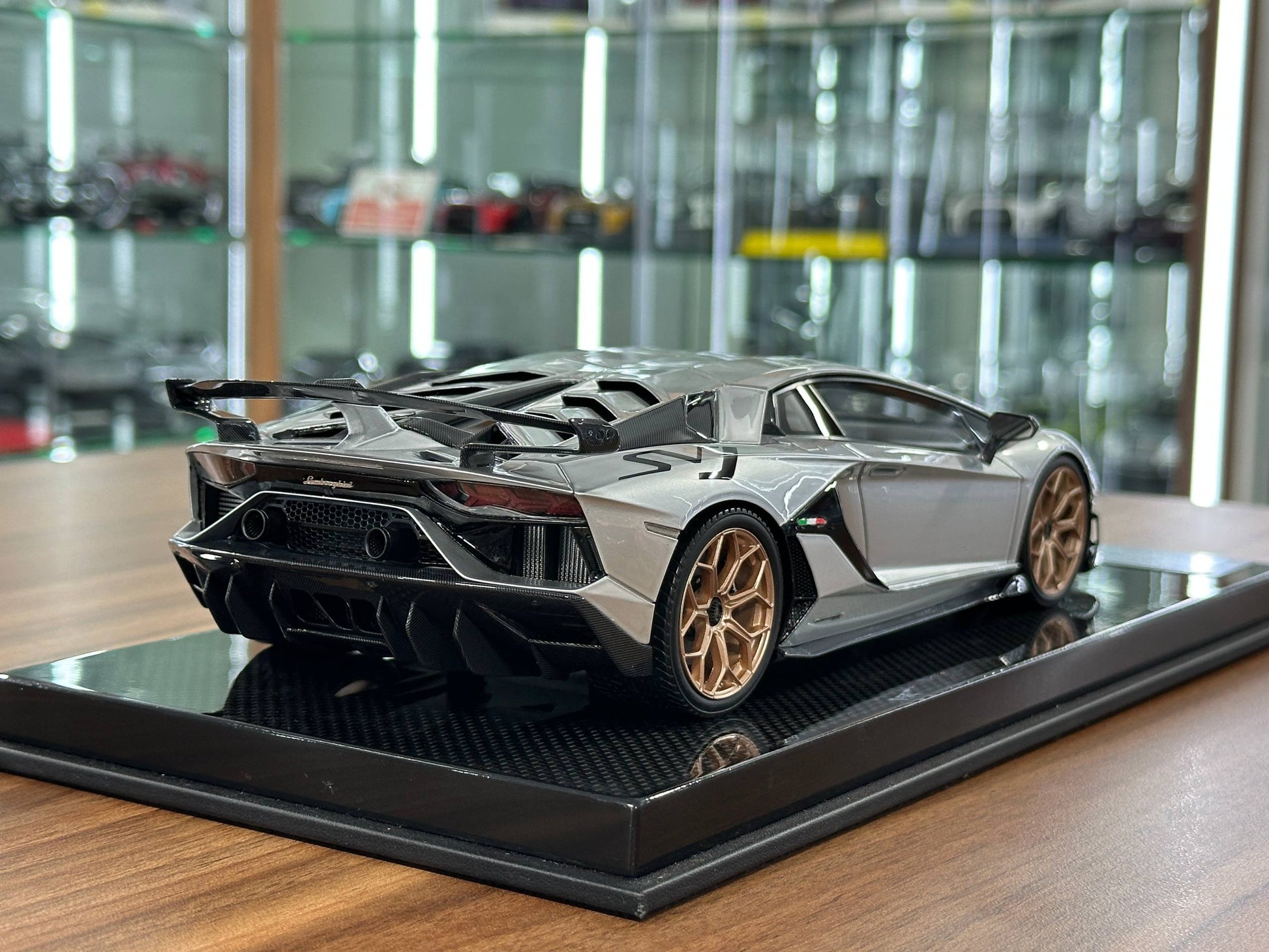 1:18 Resin Dino Model Lamborghini Aventador SVJ – Silver ( Limited to 30 pcs)
