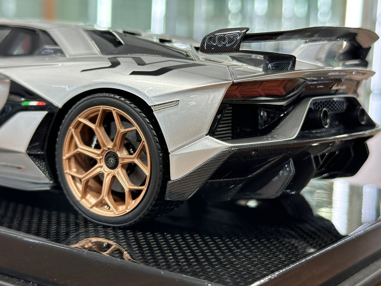 1:18 Resin Dino Model Lamborghini Aventador SVJ – Silver ( Limited to 30 pcs)