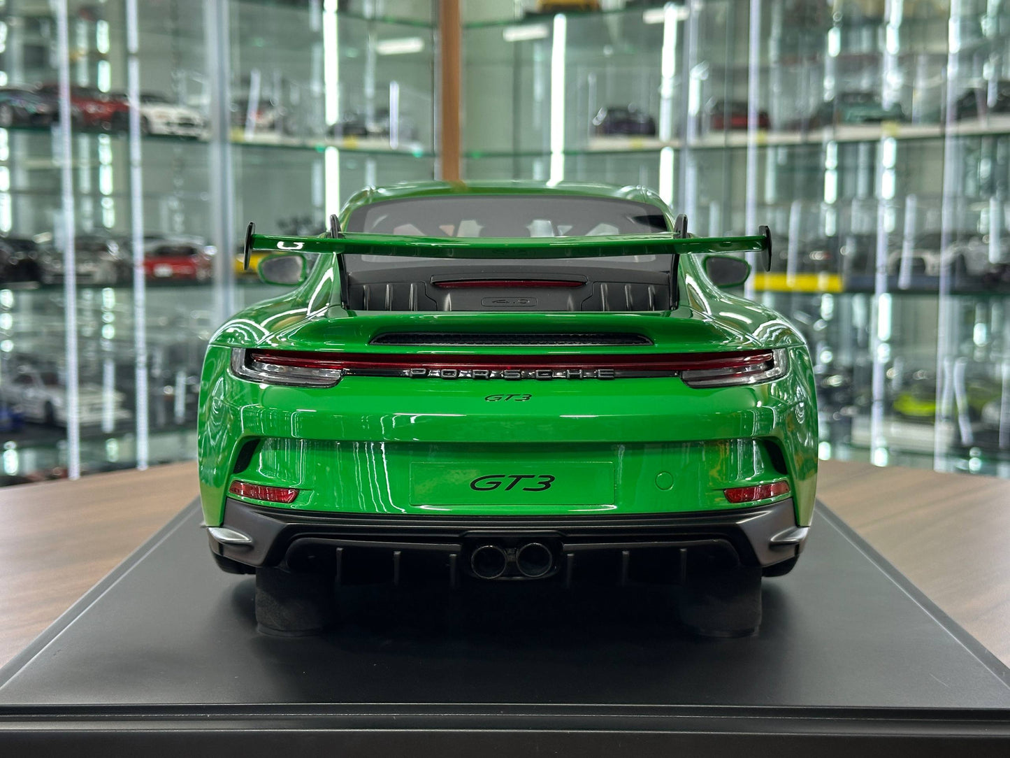 1/8 Resin GT Spirit Porsche 911 GT3 – Green (Limited to 300 pcs)