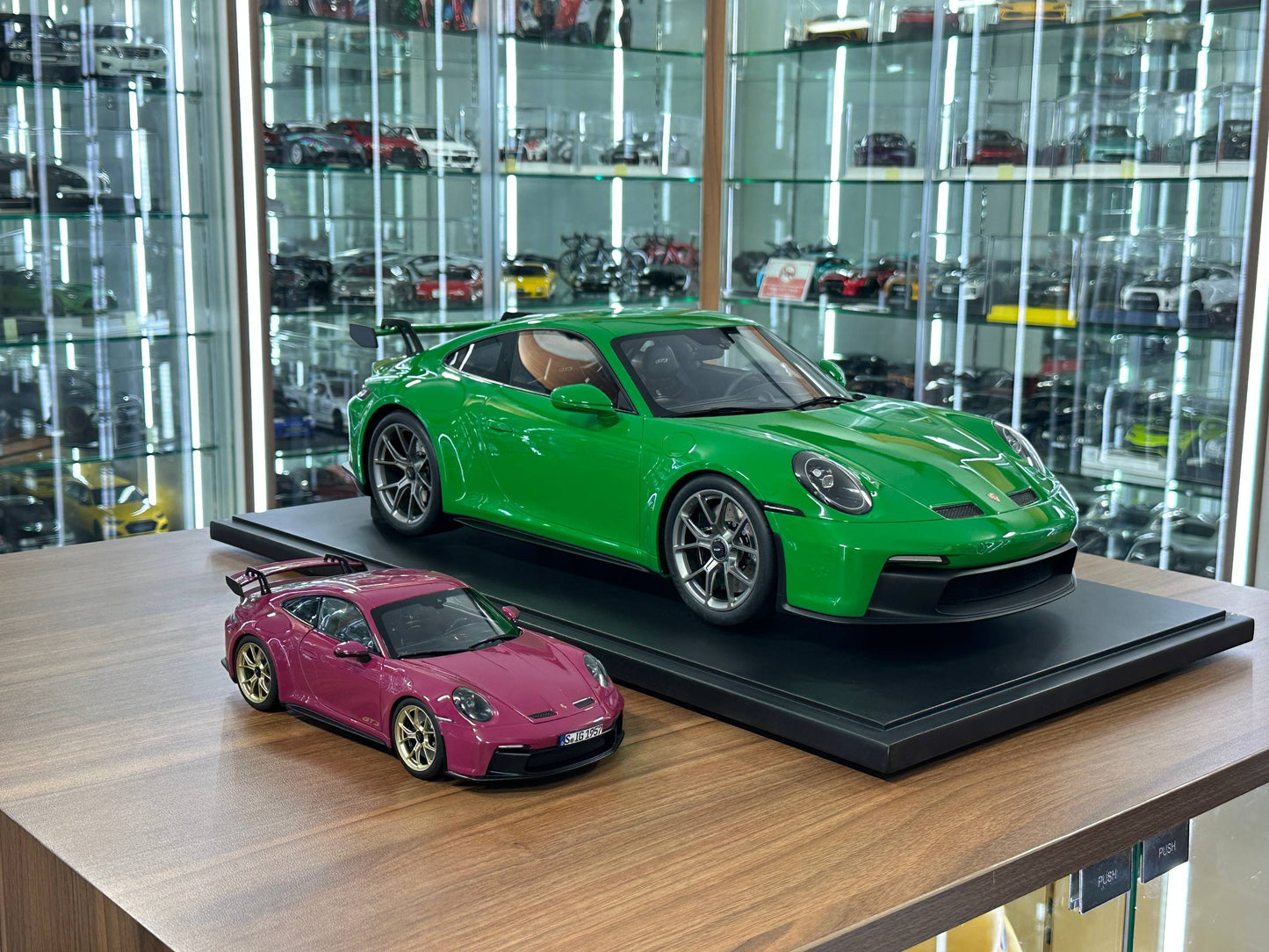 1/8 Resin GT Spirit Porsche 911 GT3 – Green (Limited to 300 pcs)