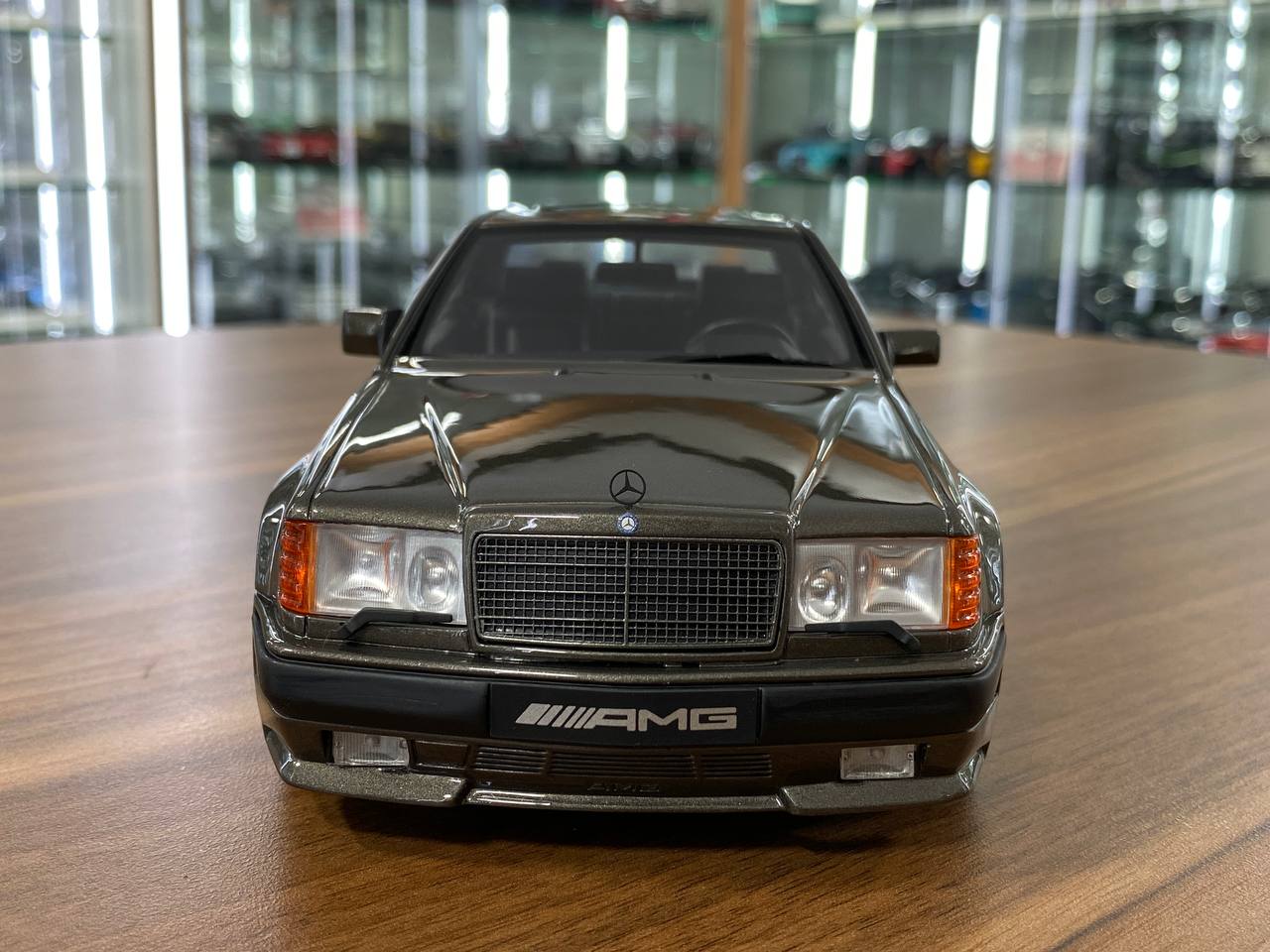 1/18 Resin Mercedes-Benz 300 CE 6.0 (C124) 1990 - Grey by OttOMobile - Limited 999 pcs